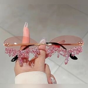💖 Pink Drip Embellished Sunglasses
